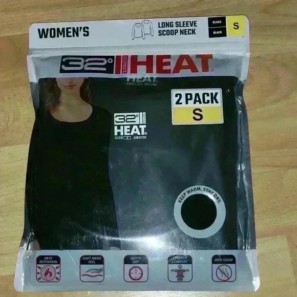 32 Degrees Tops - Long Sleeve scoop neck 2 pack shirts